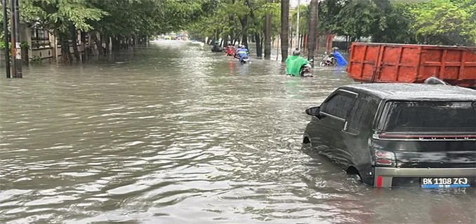 Banjir Rendam Sebagian Wilayah Kota Medan Akibat Hujan Deras